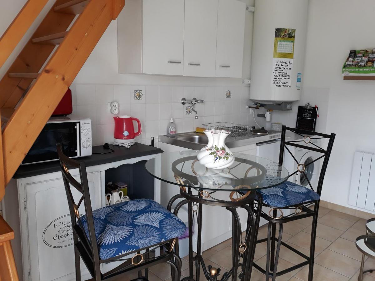 Chambres D'Hotes Elvire Et Laurent Barbey Sainte-Marie-du-Mont  Εξωτερικό φωτογραφία